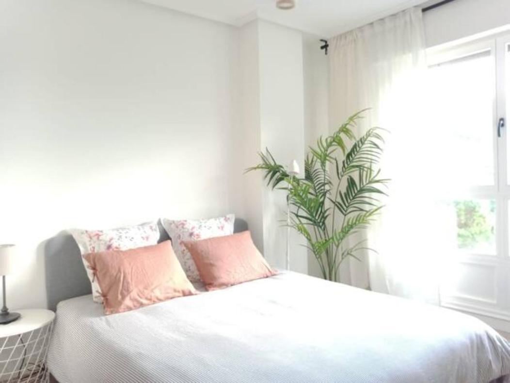 Apartamento Con Suite, Zona De Trabajo Y Yoga Wifi Y Garaje كاسترو أورديالس المظهر الخارجي الصورة