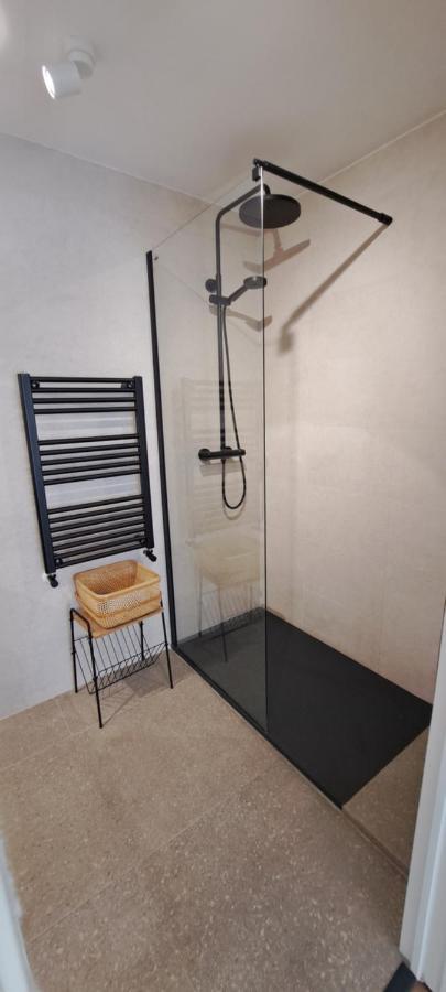 Apartamento Con Suite, Zona De Trabajo Y Yoga Wifi Y Garaje كاسترو أورديالس المظهر الخارجي الصورة