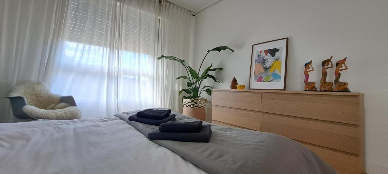 Apartamento Con Suite, Zona De Trabajo Y Yoga Wifi Y Garaje كاسترو أورديالس المظهر الخارجي الصورة