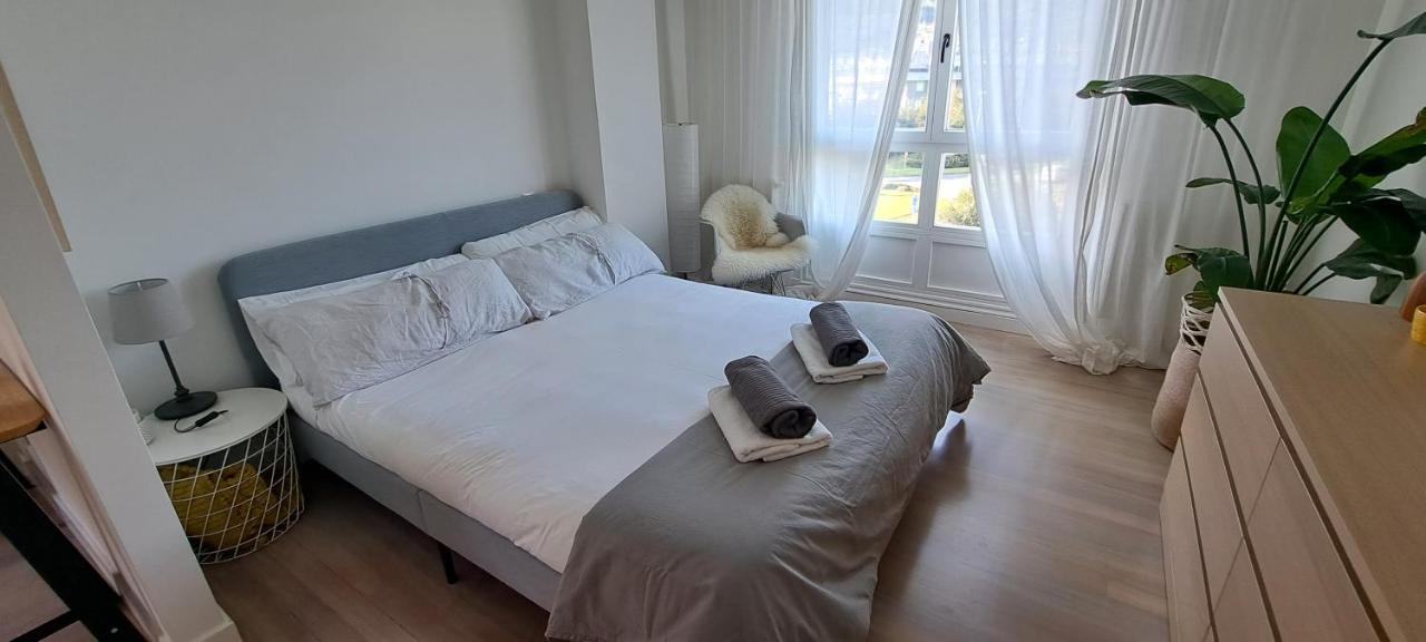 Apartamento Con Suite, Zona De Trabajo Y Yoga Wifi Y Garaje كاسترو أورديالس المظهر الخارجي الصورة